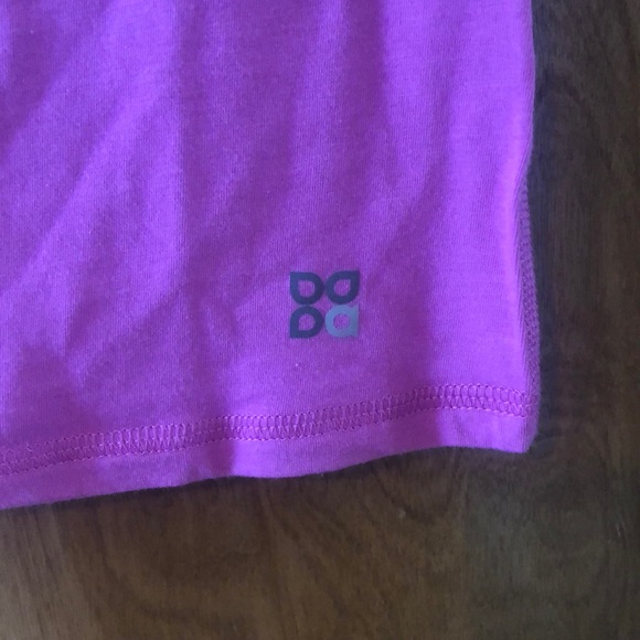 Actra Short Sleeve Tee Size S - Picture 2 of 3